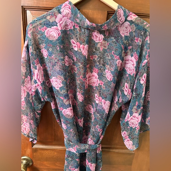 THE LINGERIE COLLECTION VTG 80s  Sheer Cabbage Rose print belted robe. One size - Picture 5 of 7